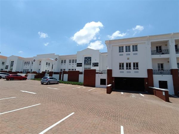 554  m² Commercial space in Bryanston