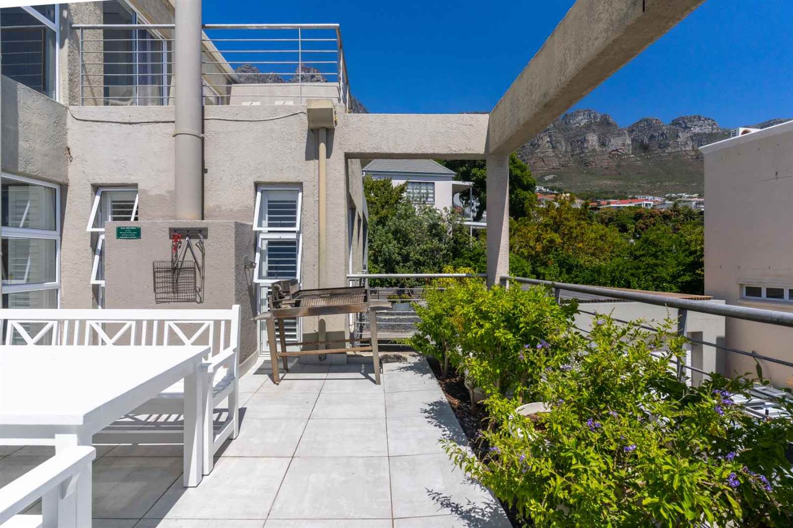 3 Bed Townhouse in Camps Bay photo number 2