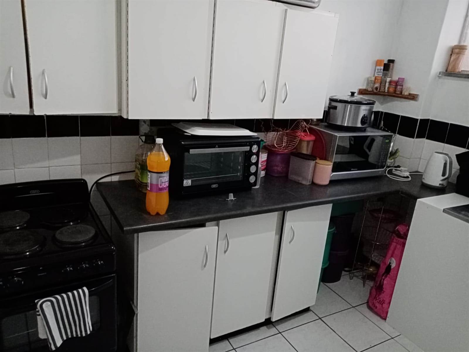 2 Bed Apartment in Germiston Central photo number 6