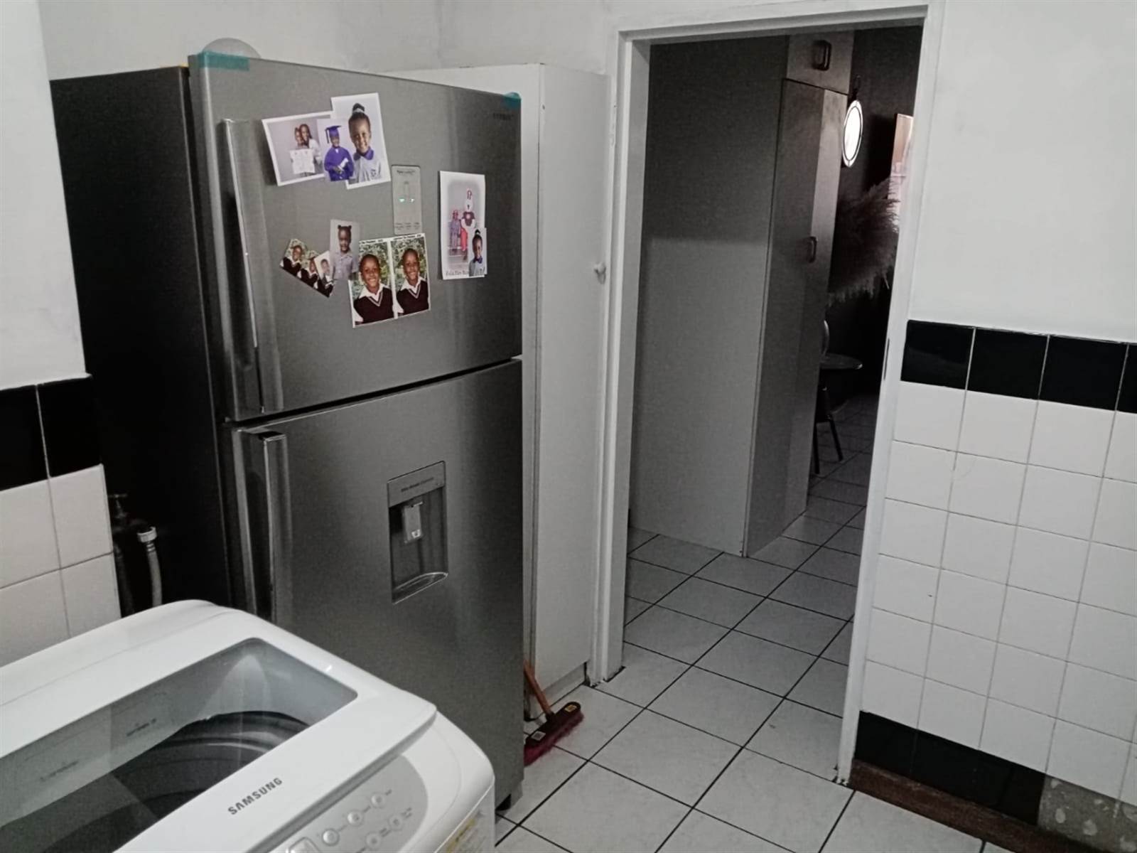 2 Bed Apartment in Germiston Central photo number 9