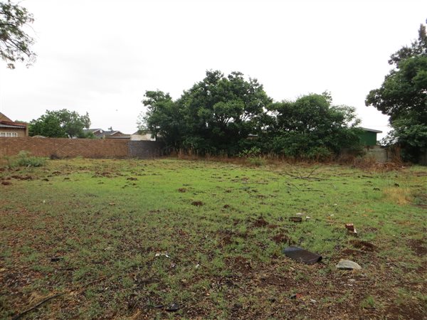 1064 m² Land available in Welverdiend