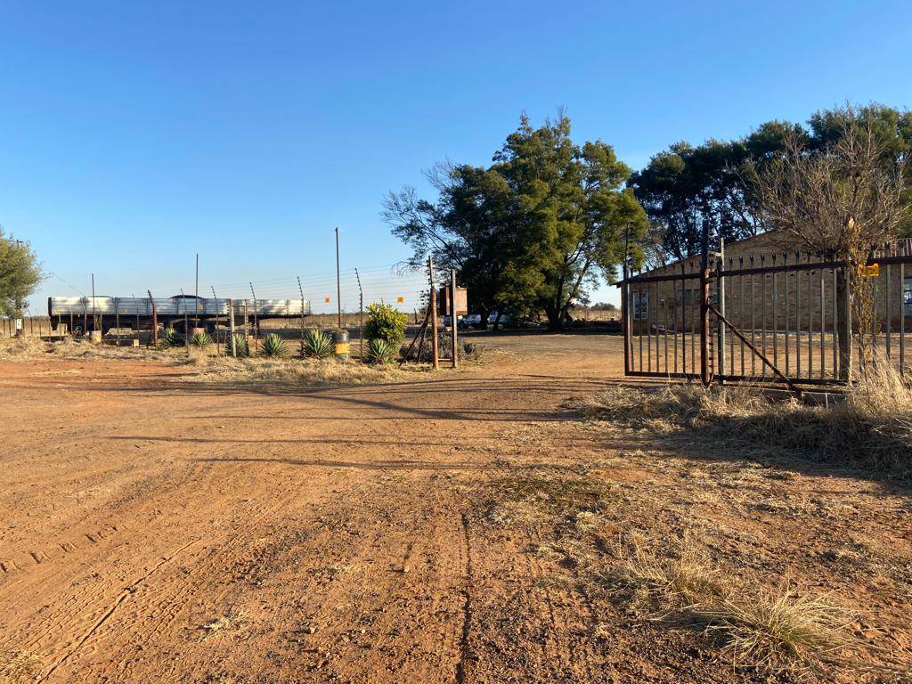 22 ha Smallholding in Witbank Central photo number 16