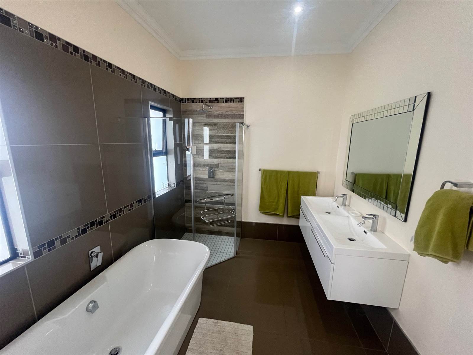 3 Bed House in Waterkloof Ridge photo number 17