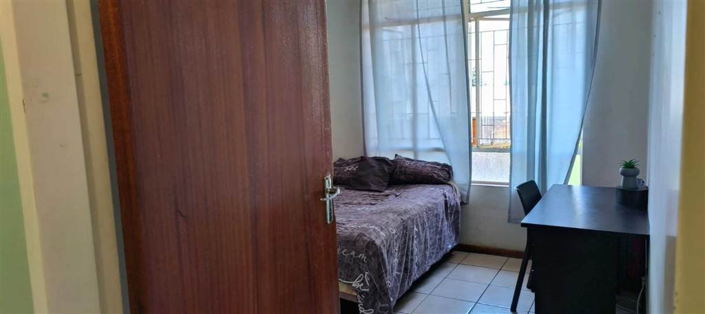 2 Bed Apartment in Pretoria North photo number 21
