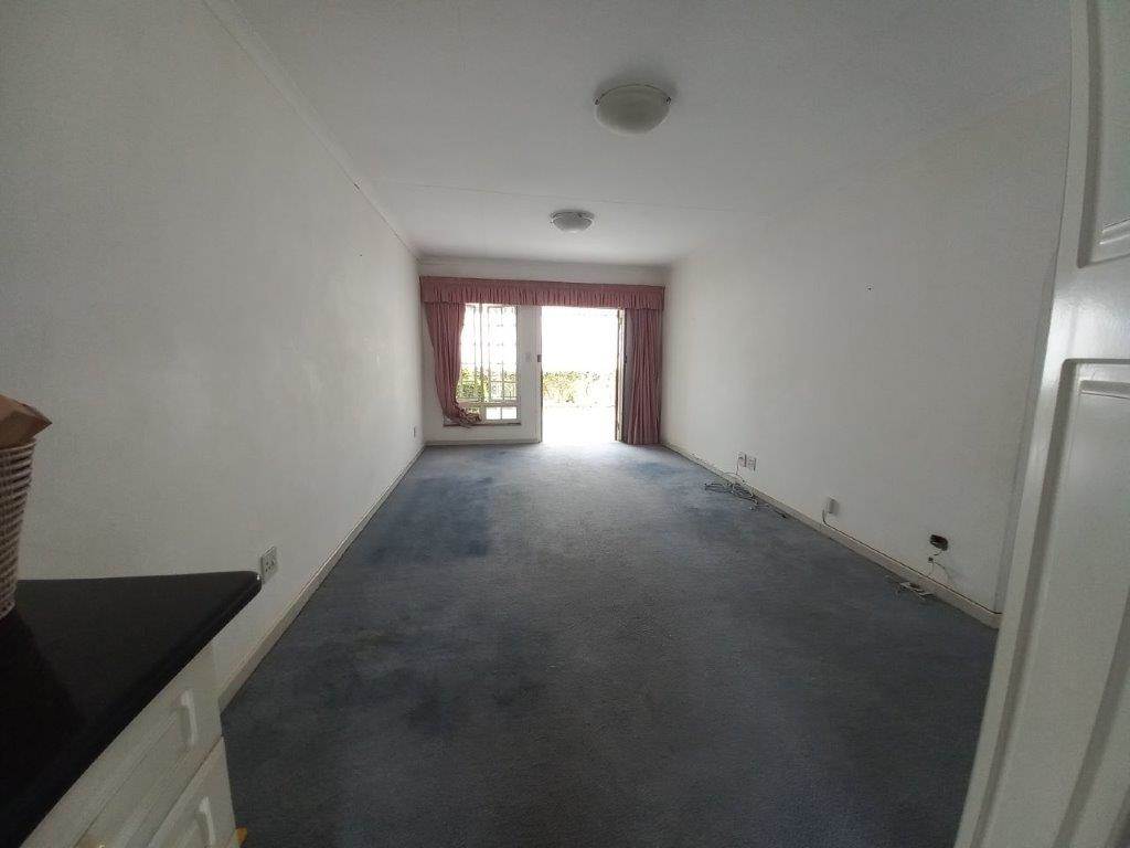 2 Bed Apartment in Prestondale photo number 6