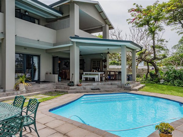 8 Bed House in La Lucia