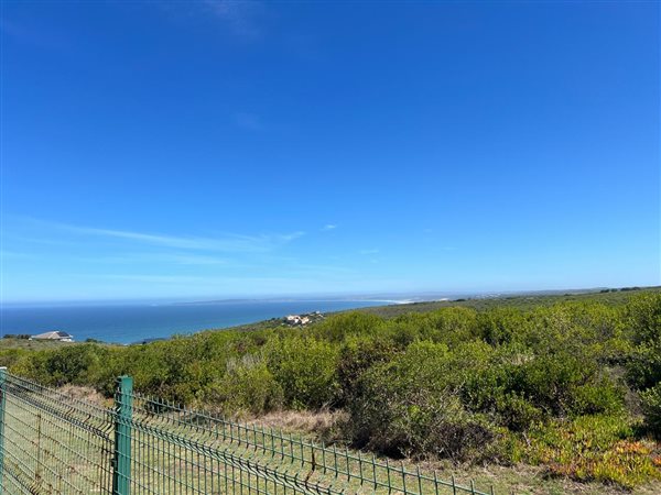 400 m² Land available in Dana Bay