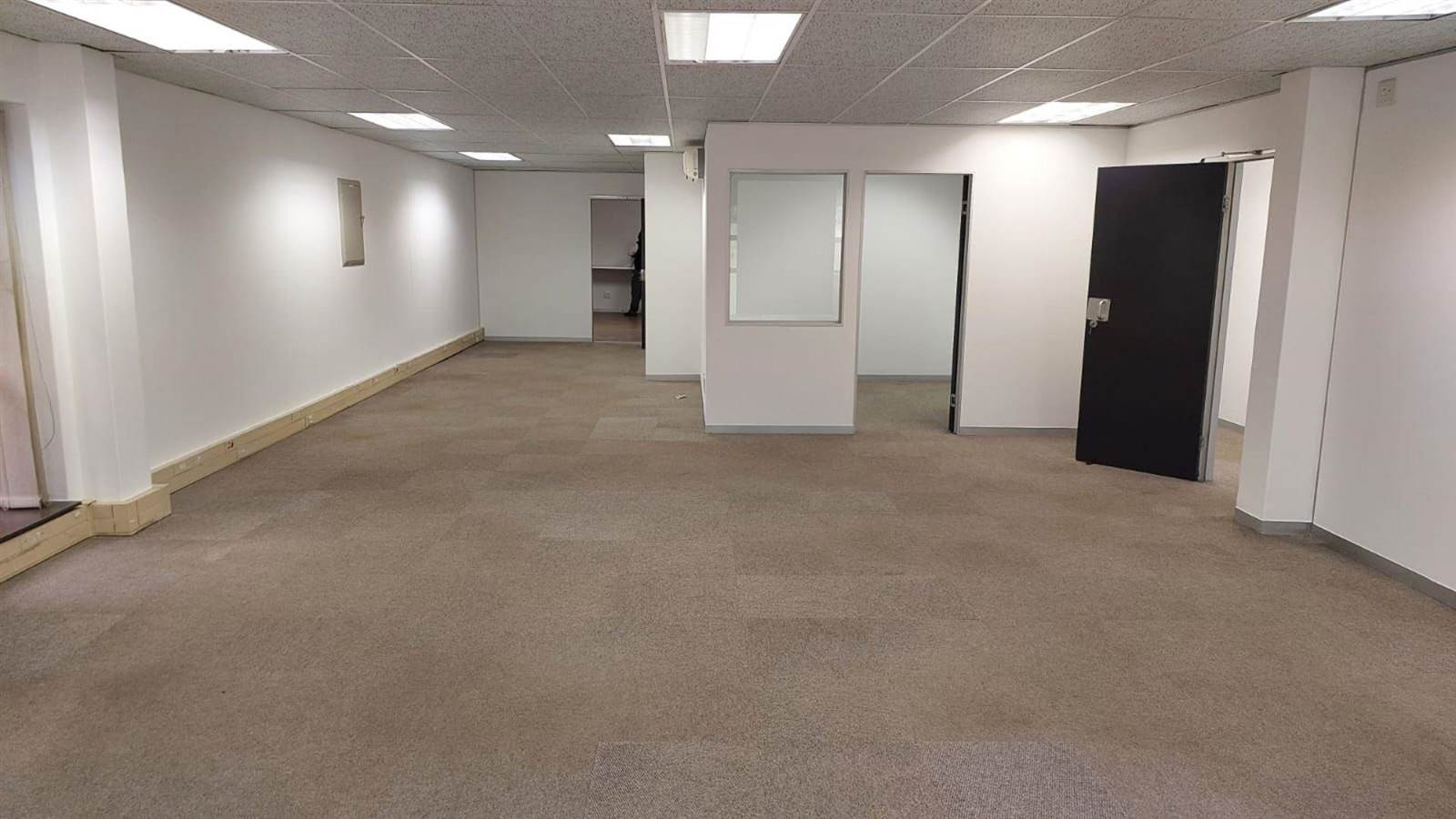 386  m² Commercial space in Hurlingham photo number 15