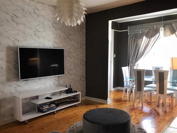 2 Bedroom Flat 2 Bedroom Flat