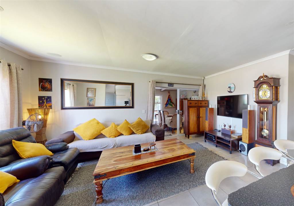 3 Bed House in Kraaifontein Central photo number 11