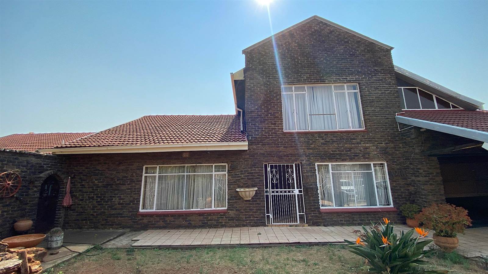 4 Bed House in Carletonville photo number 2