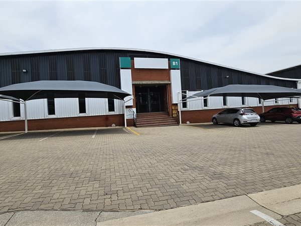 2 370  m² Industrial space