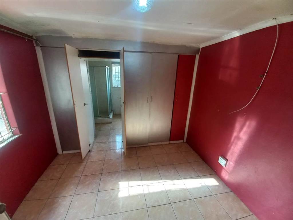 3 Bed House in Lenasia South photo number 6