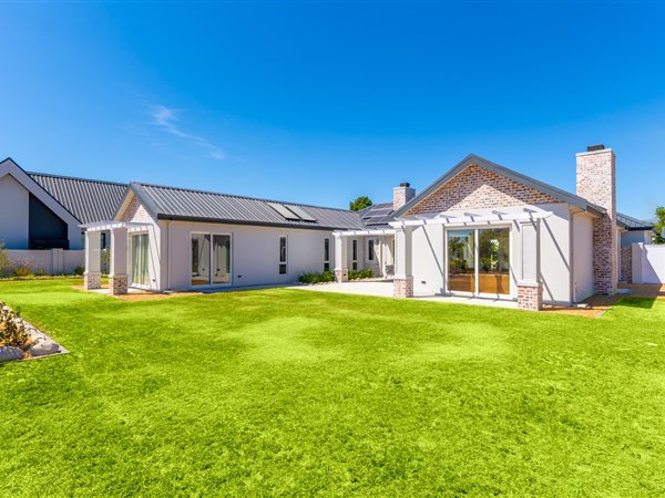 5 Bedroom House 5 Bedroom House