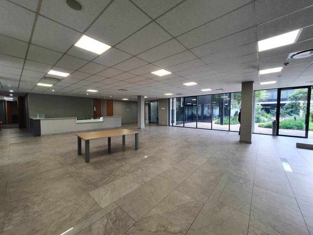 800  m² Commercial space in Bryanston photo number 12