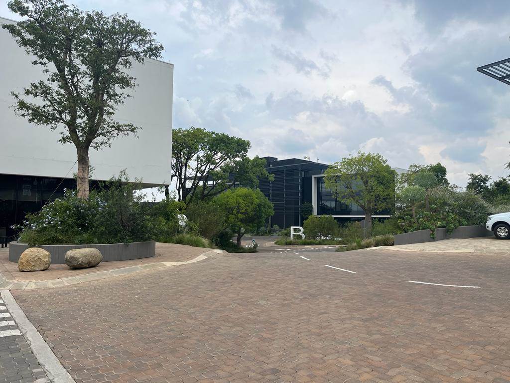800  m² Commercial space in Bryanston photo number 3
