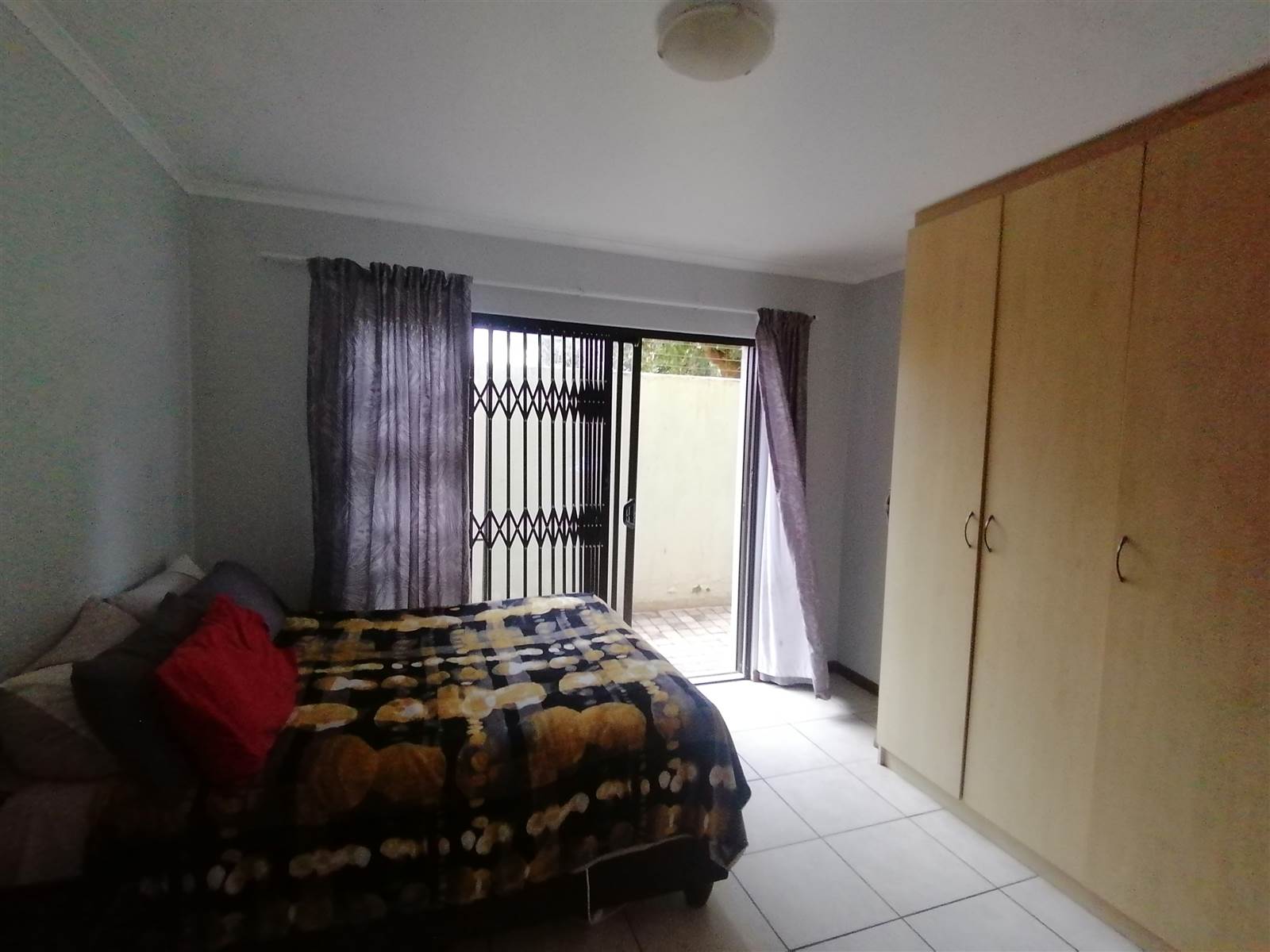 1 Bed Apartment in Jeffreys Bay photo number 9