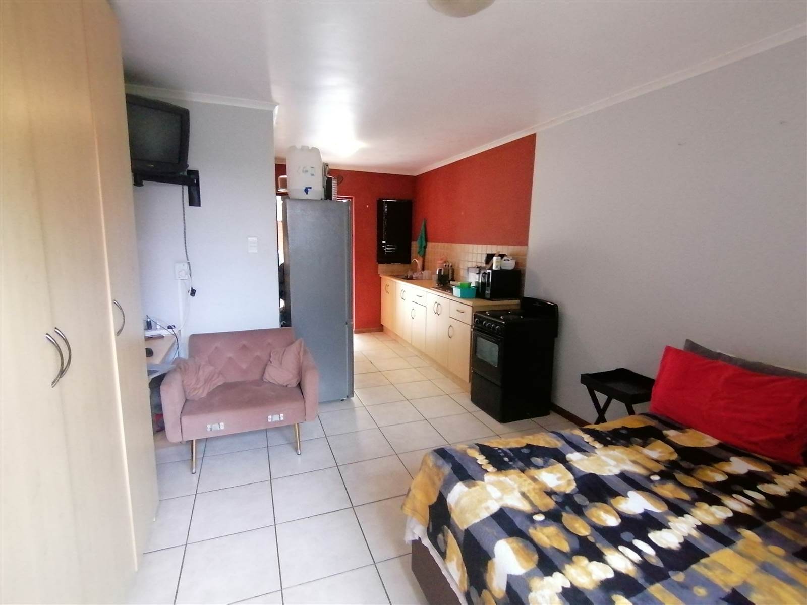 1 Bed Apartment in Jeffreys Bay photo number 14