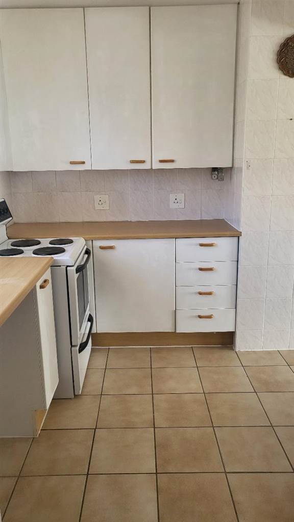 1 Bed Townhouse in Ontdekkers Park photo number 5