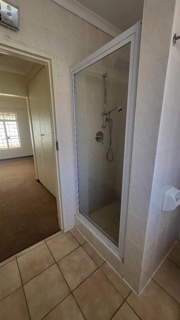 1 Bed Townhouse in Ontdekkers Park photo number 6
