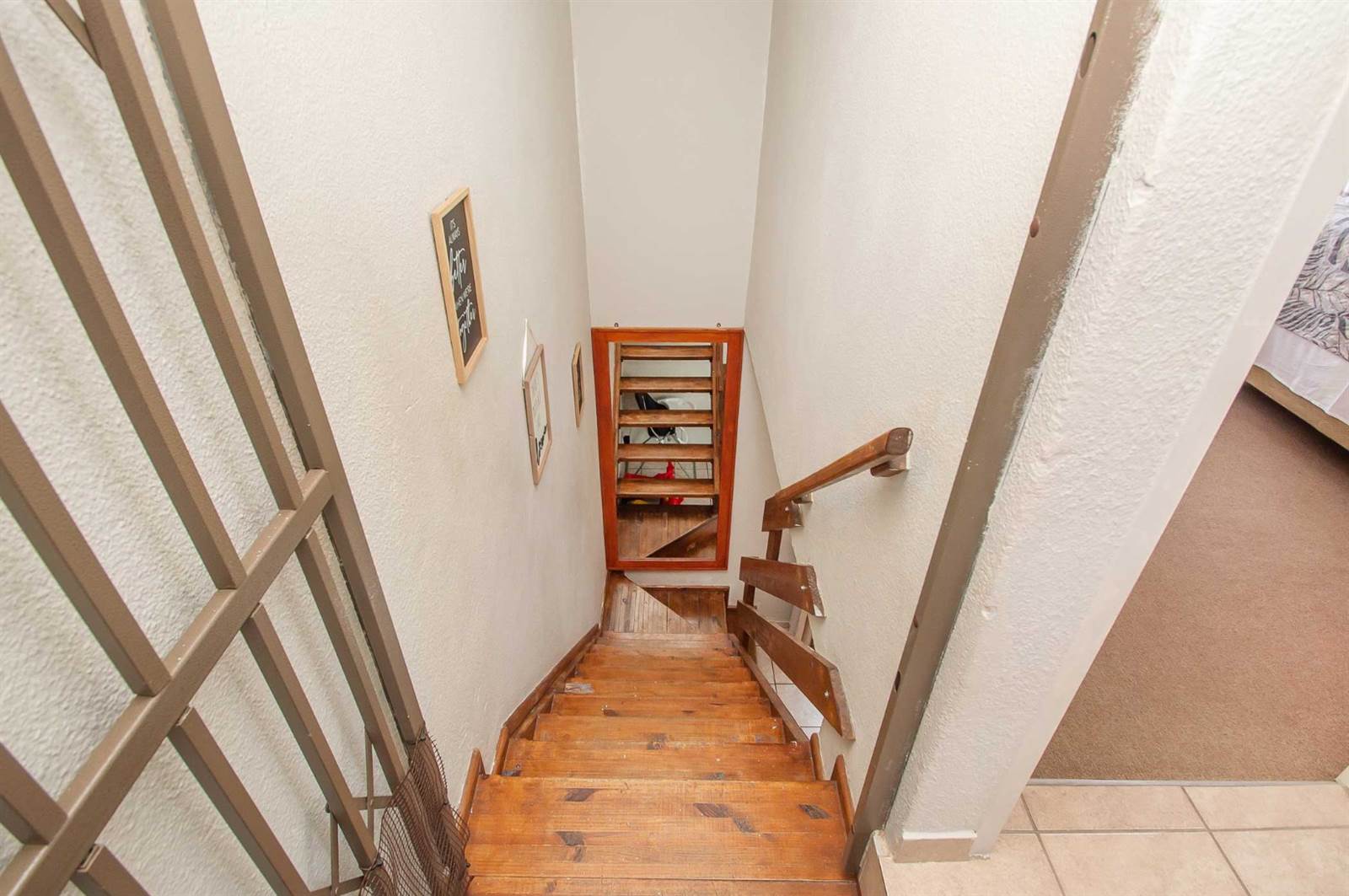 2 Bed Townhouse in Wilgeheuwel photo number 15