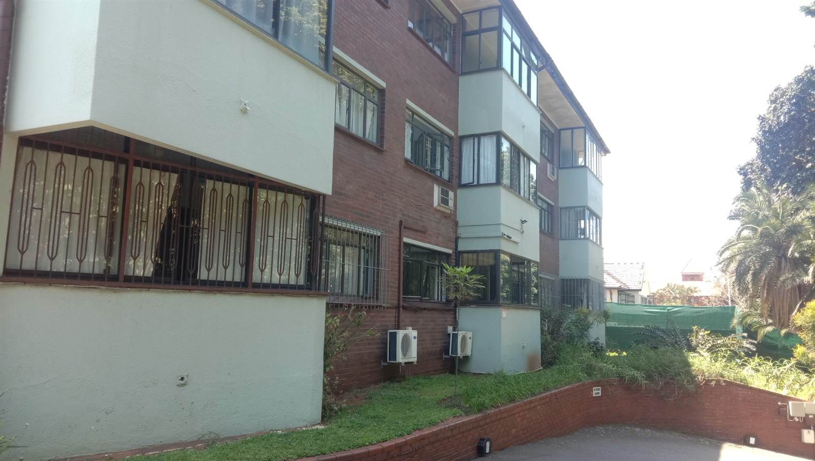 1.5 Bed Apartment in Bulwer photo number 24