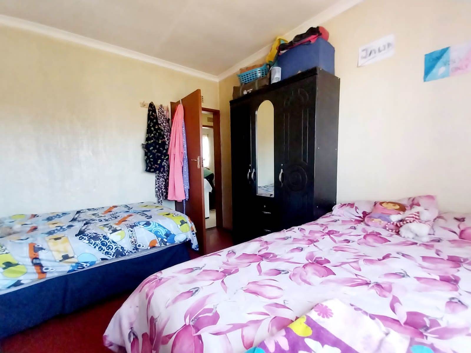 2 Bed House in Klipspruit photo number 11