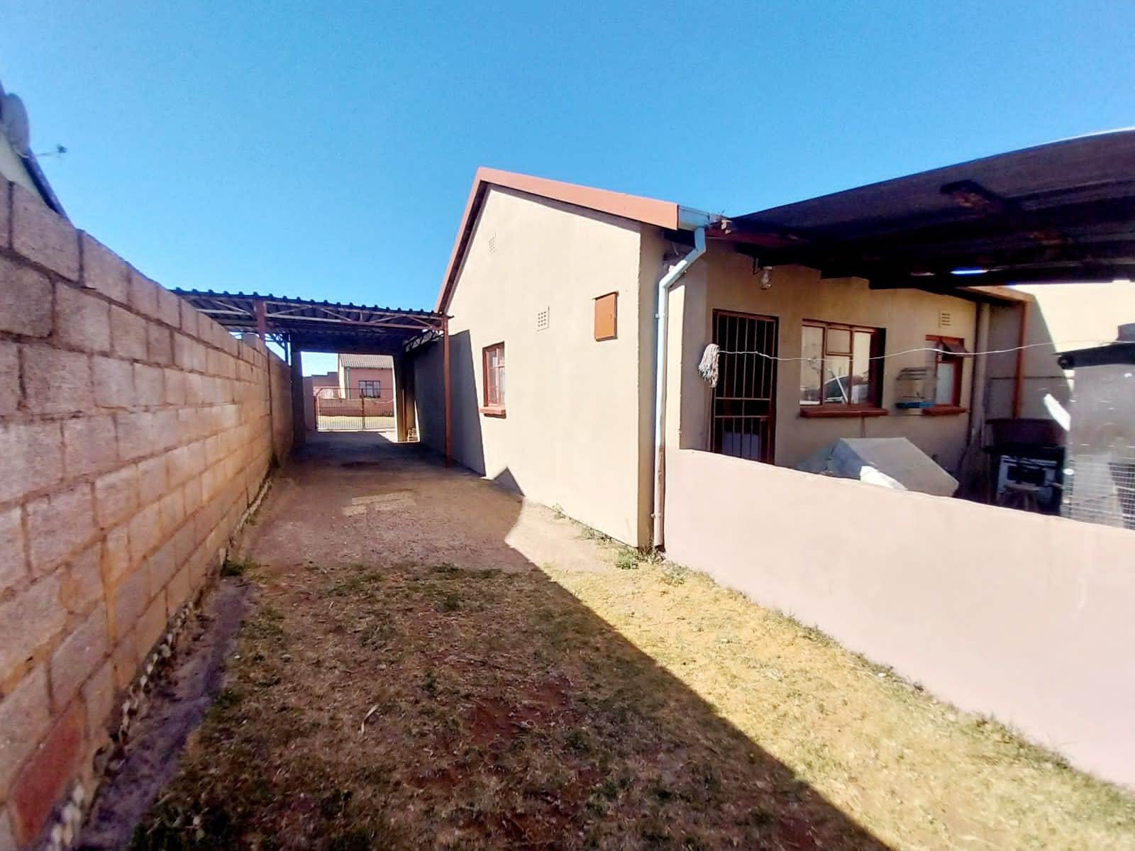 2 Bed House in Klipspruit photo number 18