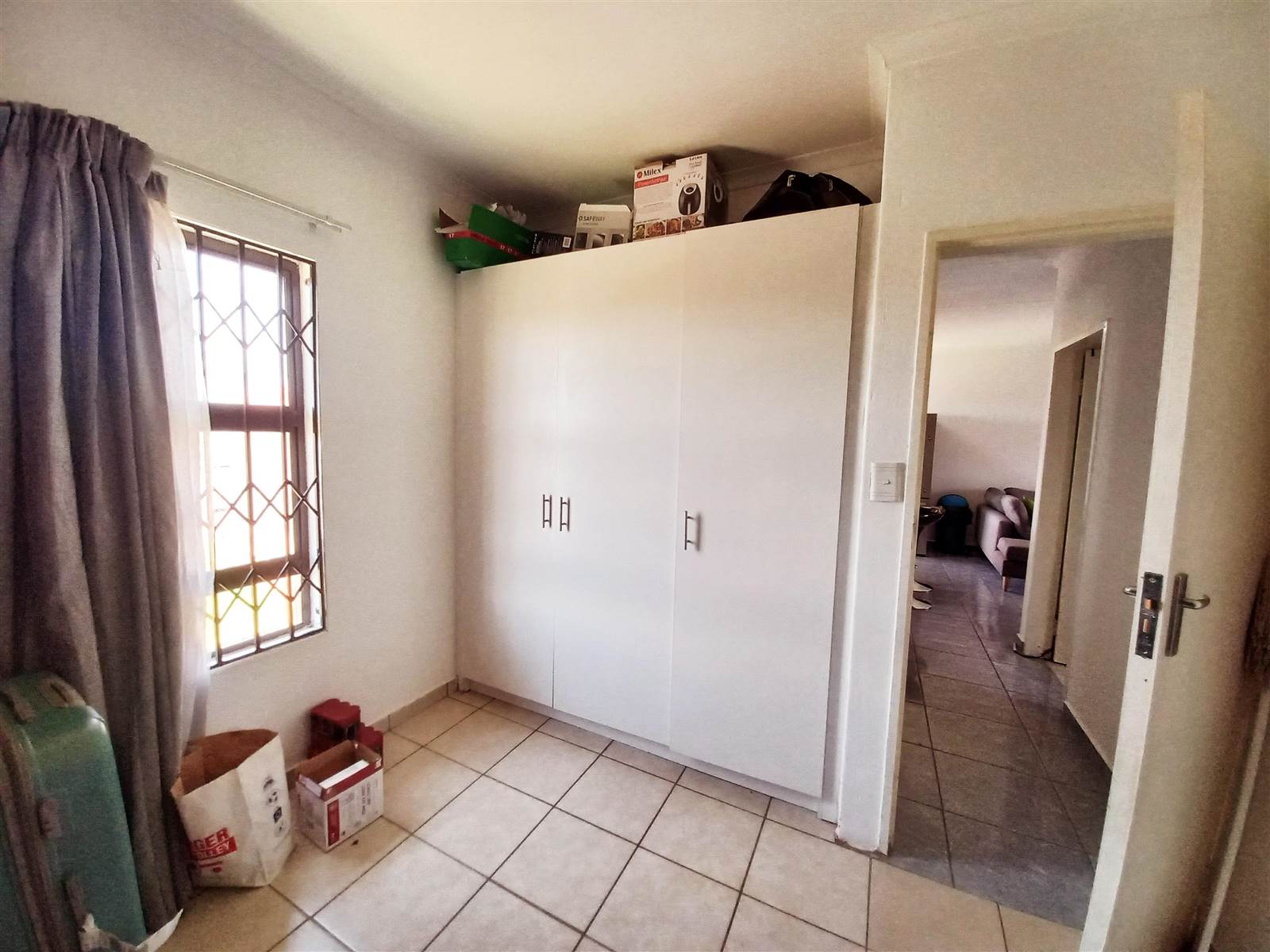 2 Bed Apartment in Grobler Park photo number 8