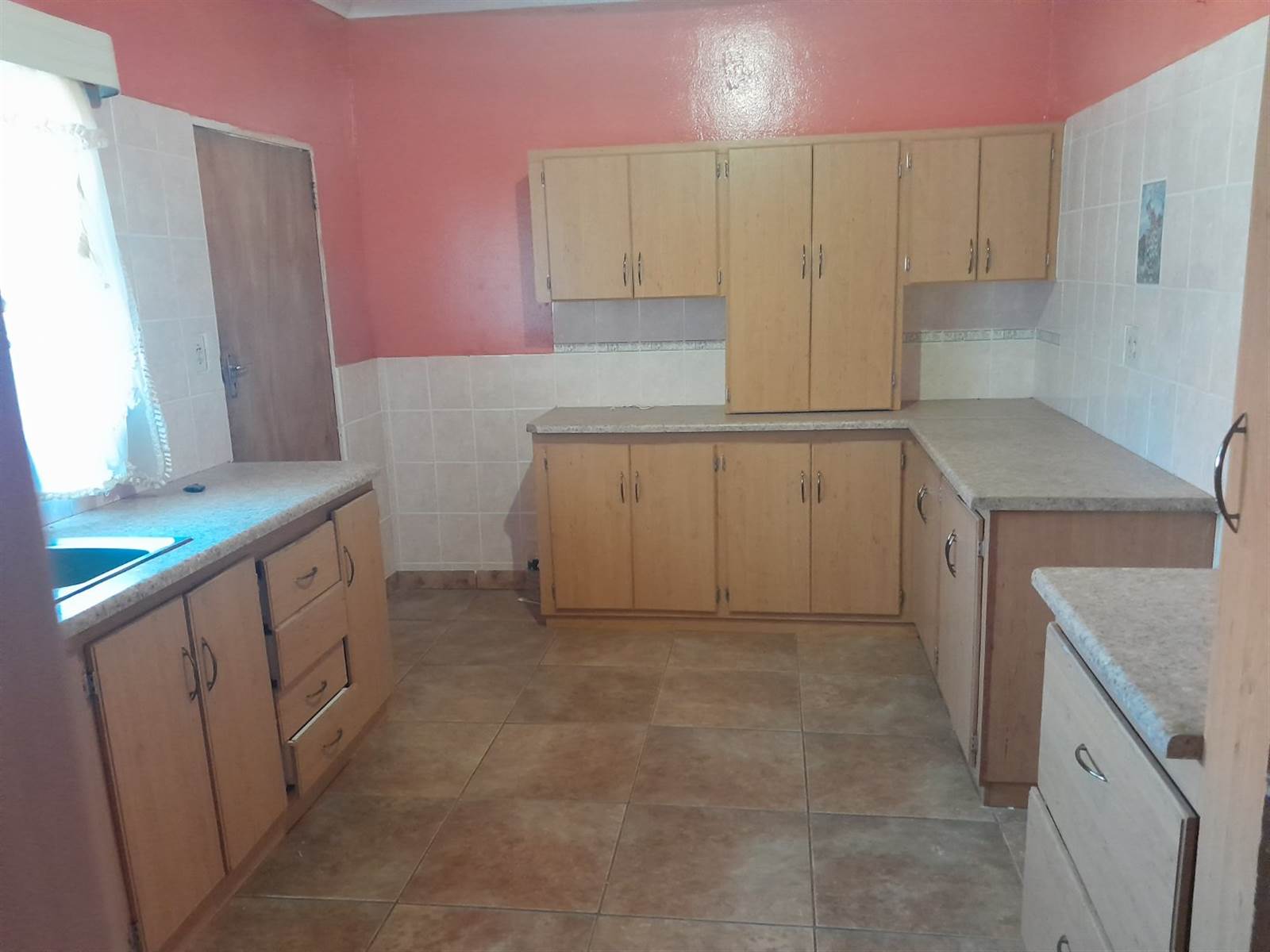 2 Bed House in Thaba Nchu photo number 2