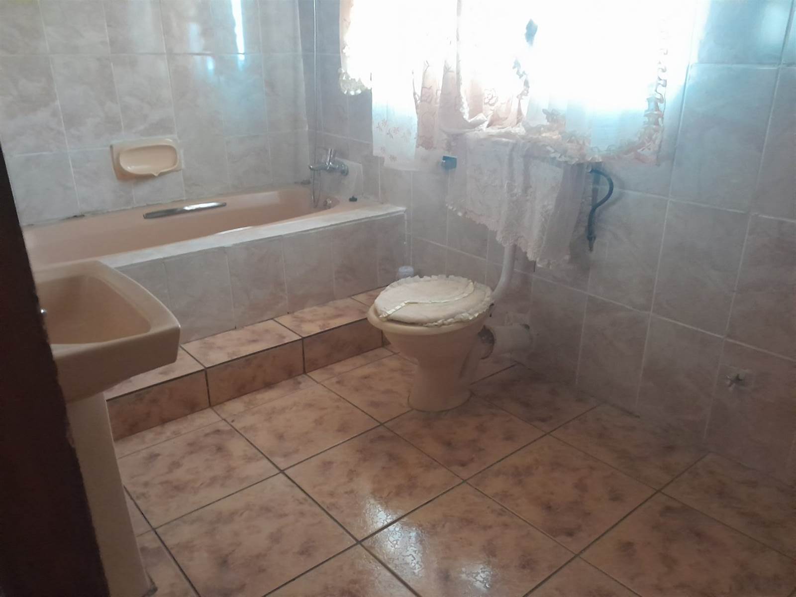 2 Bed House in Thaba Nchu photo number 6