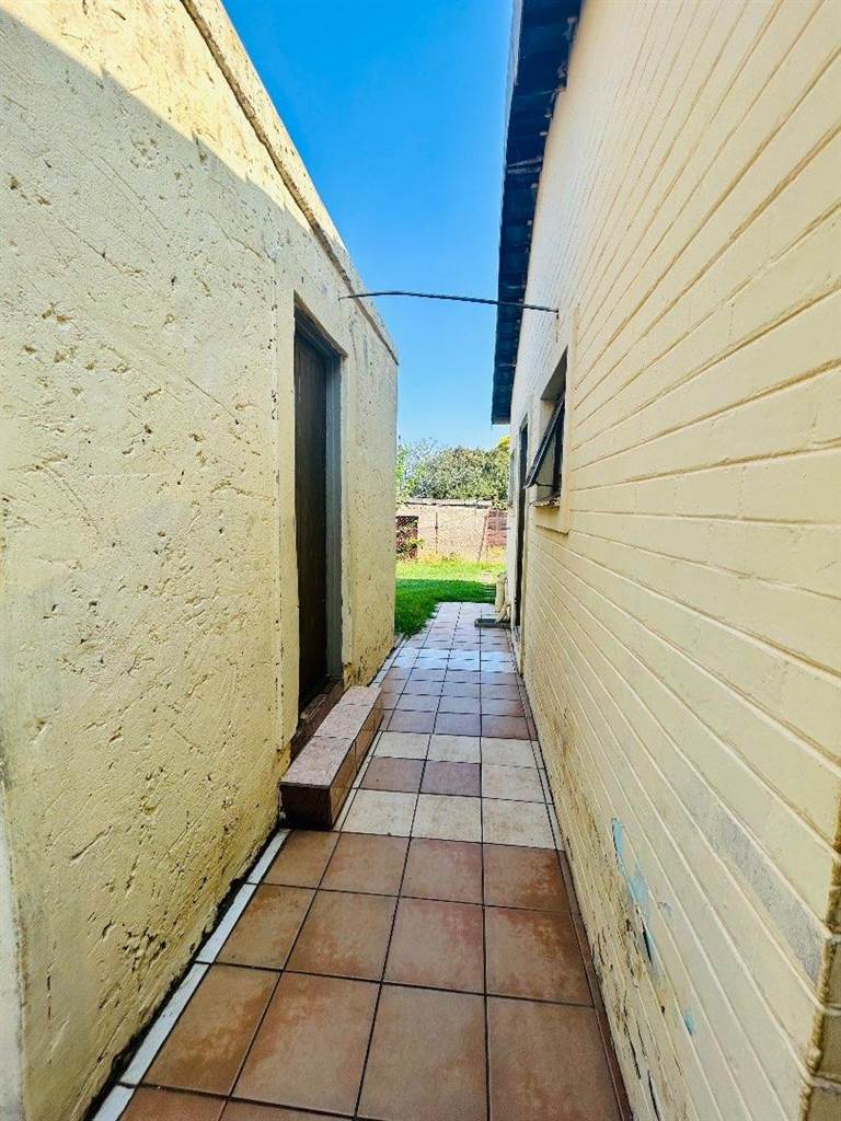 5 Bed House in Vryheid photo number 15