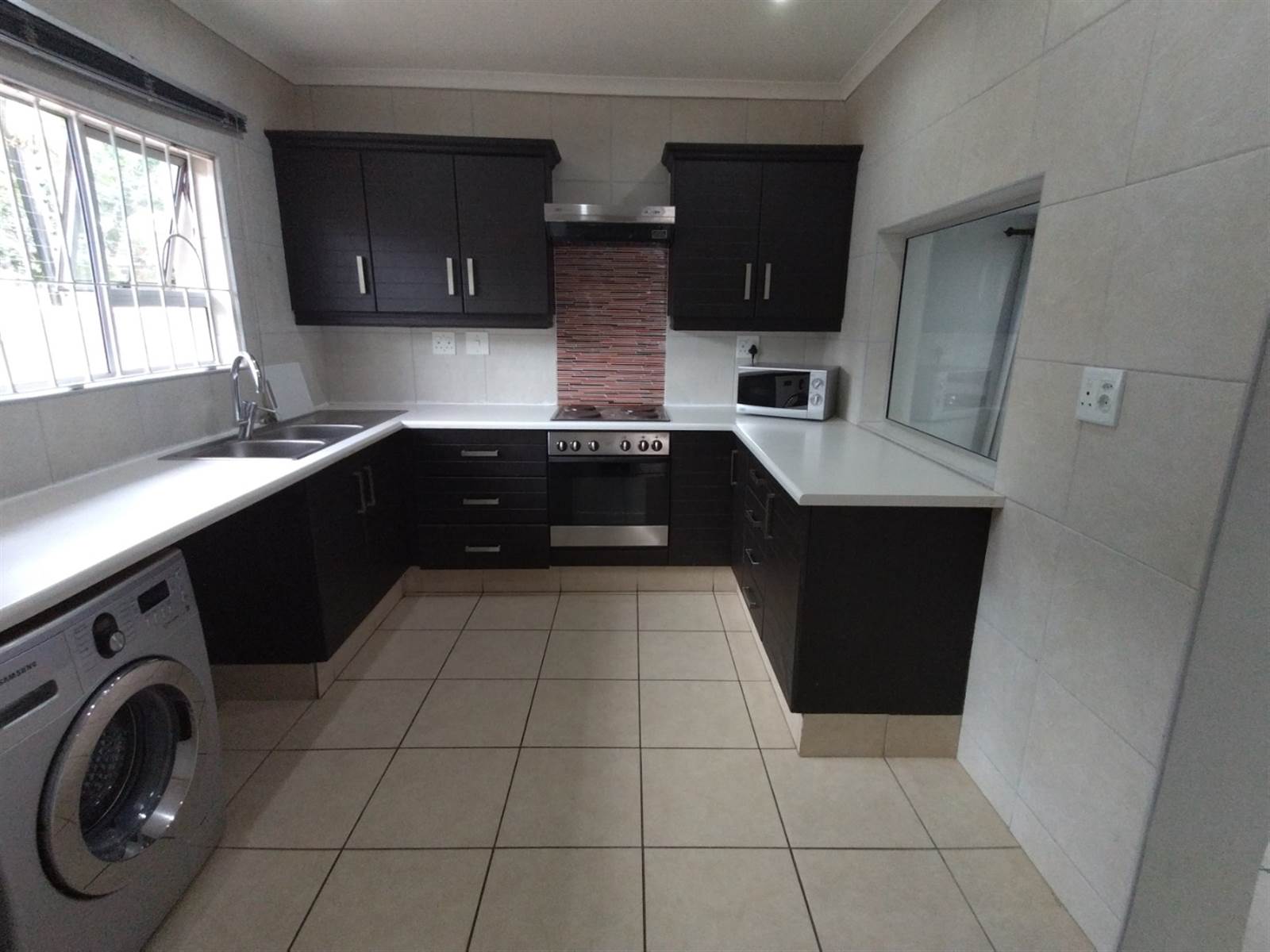 7 Bed House in Uvongo photo number 5
