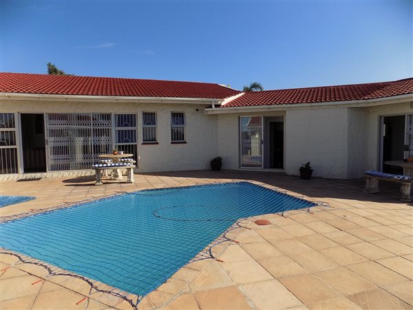 7 Bed House in Uvongo