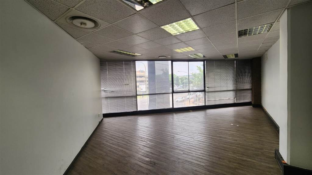 39  m² Commercial space in Centurion CBD photo number 3