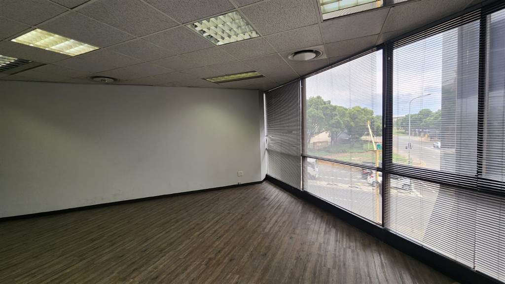 39  m² Commercial space in Centurion CBD photo number 10