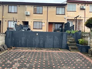 3 Bed House in Longcroft