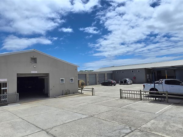 658 m² Commercial space 658 m² Commercial space