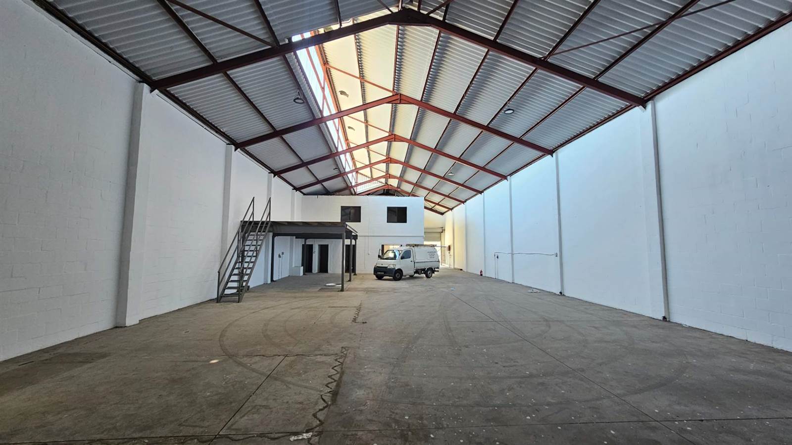 567  m² Industrial space in Bellville Central photo number 2