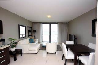 2 Bed Apartment in Bloubergstrand photo number 7
