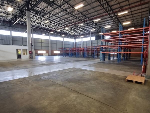 2 450  m² Industrial space