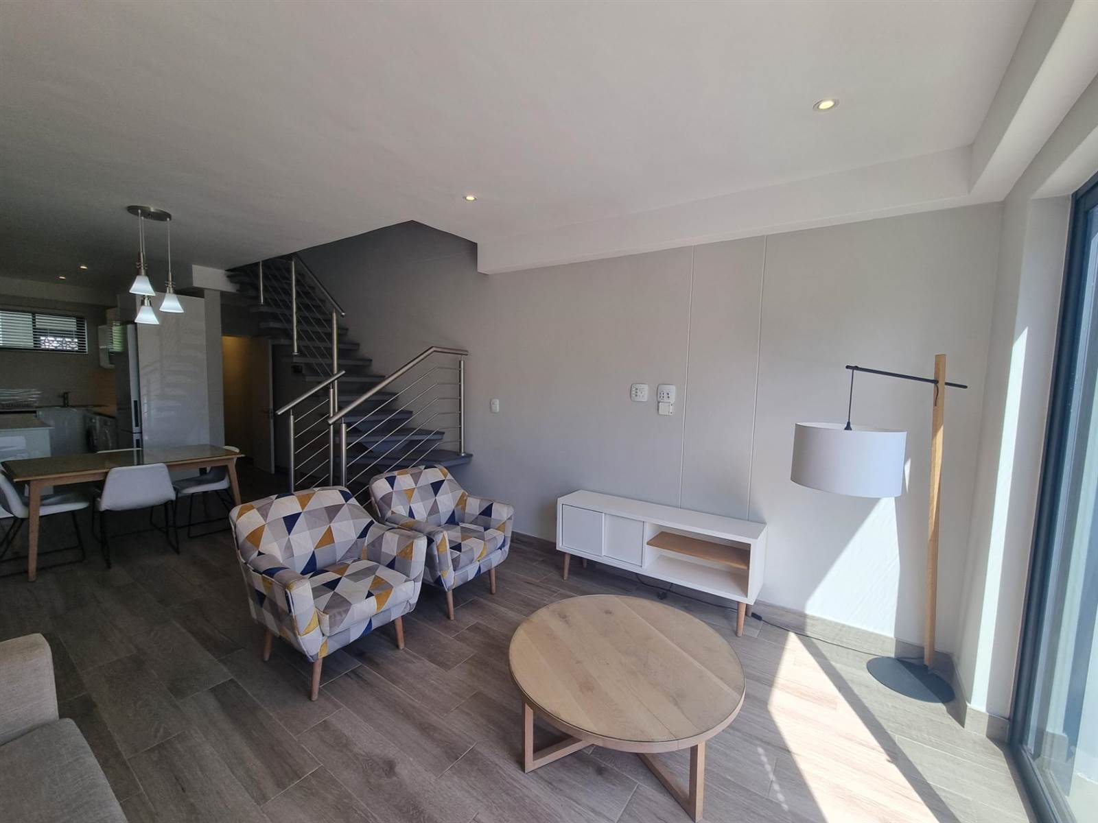 2 Bed Apartment in Menlyn photo number 8