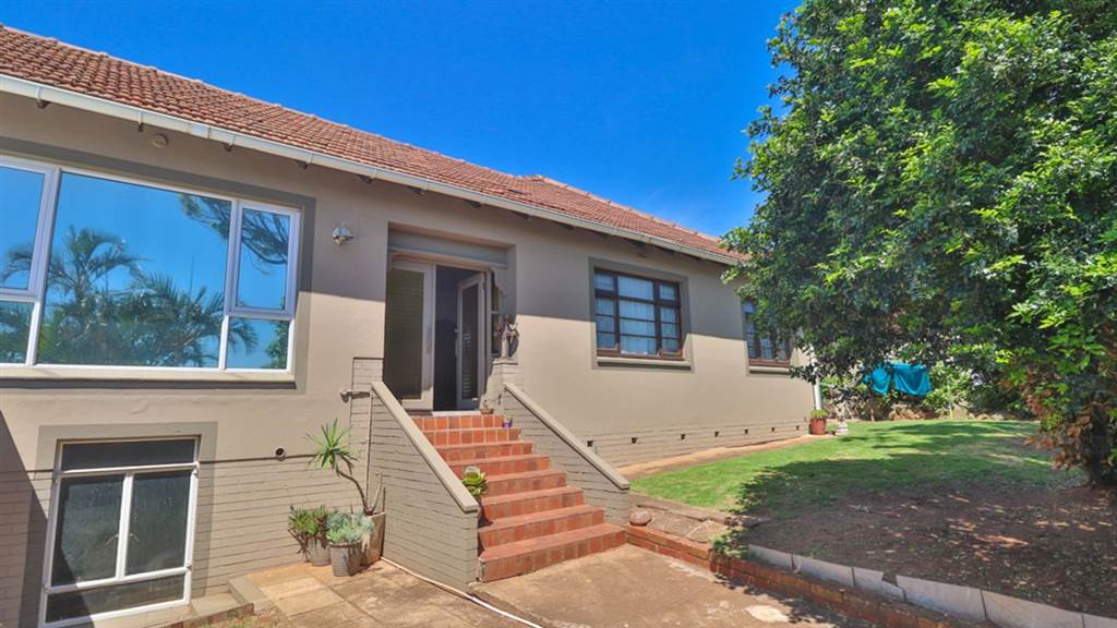 3 Bed Townhouse in Amanzimtoti photo number 29