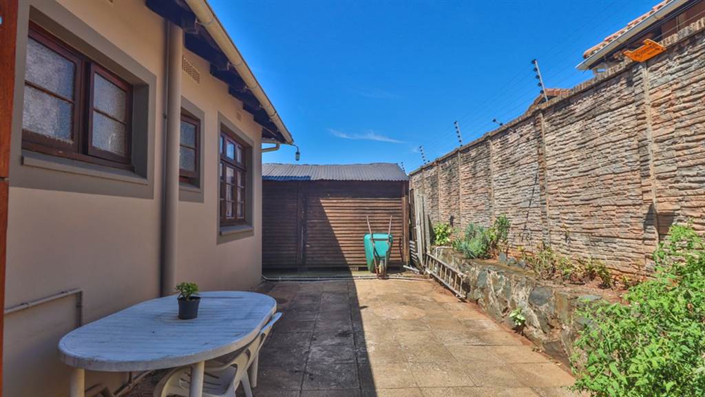 3 Bed Townhouse in Amanzimtoti photo number 26