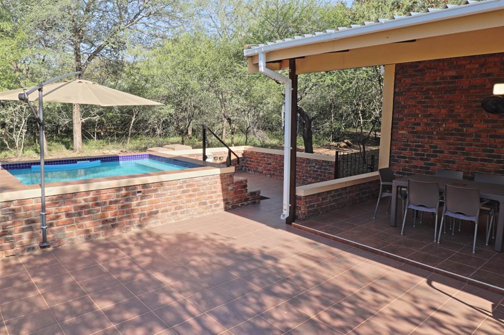 2 Bed House in Marloth Park photo number 4