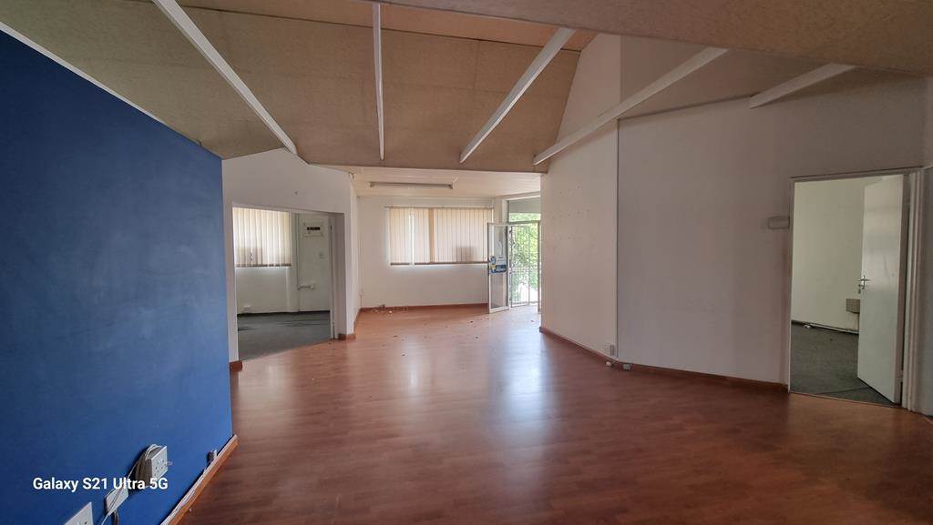 178  m² Commercial space in Uvongo photo number 21