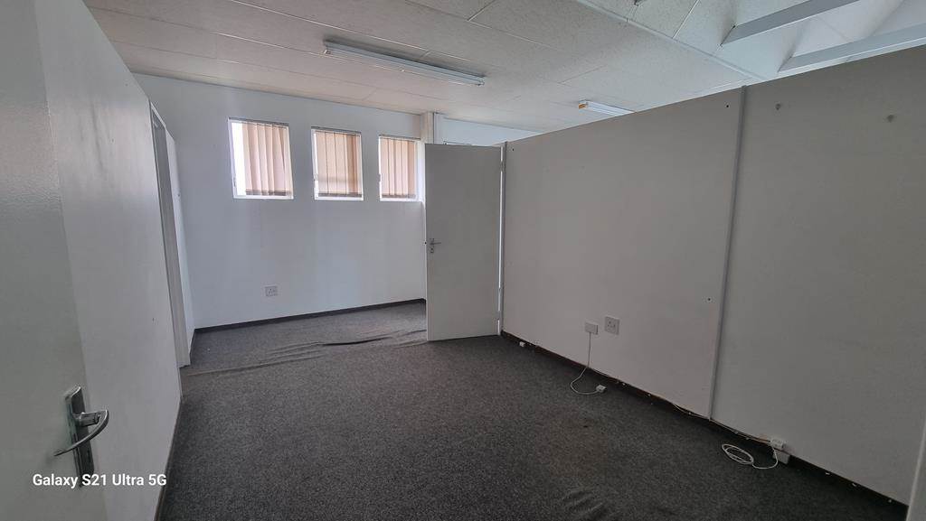 178  m² Commercial space in Uvongo photo number 13