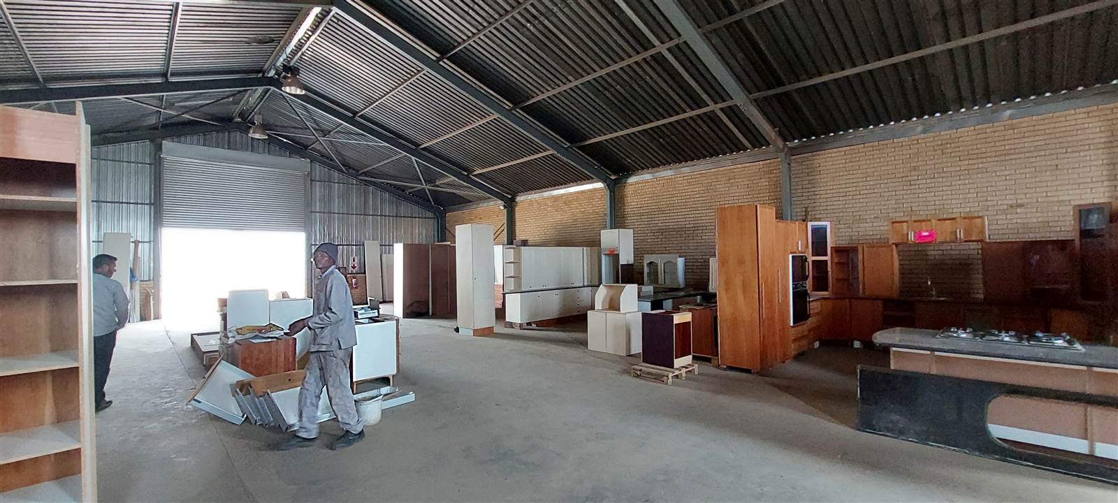450  m² Industrial space in Pomona AH photo number 3