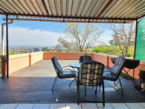 4 Bed House in Bombay Heights