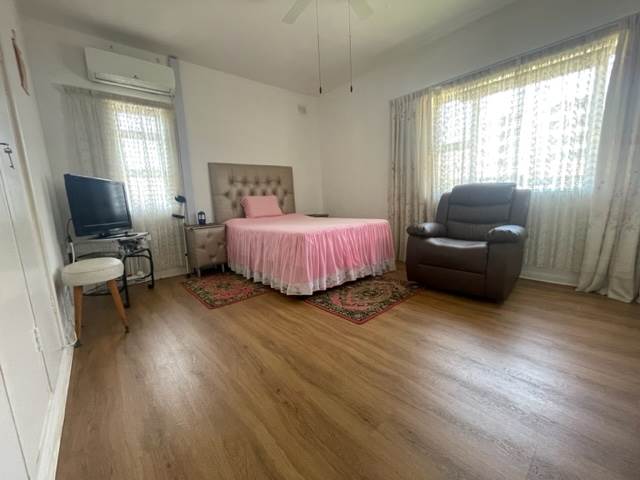 2 Bed Apartment in Morningside photo number 11